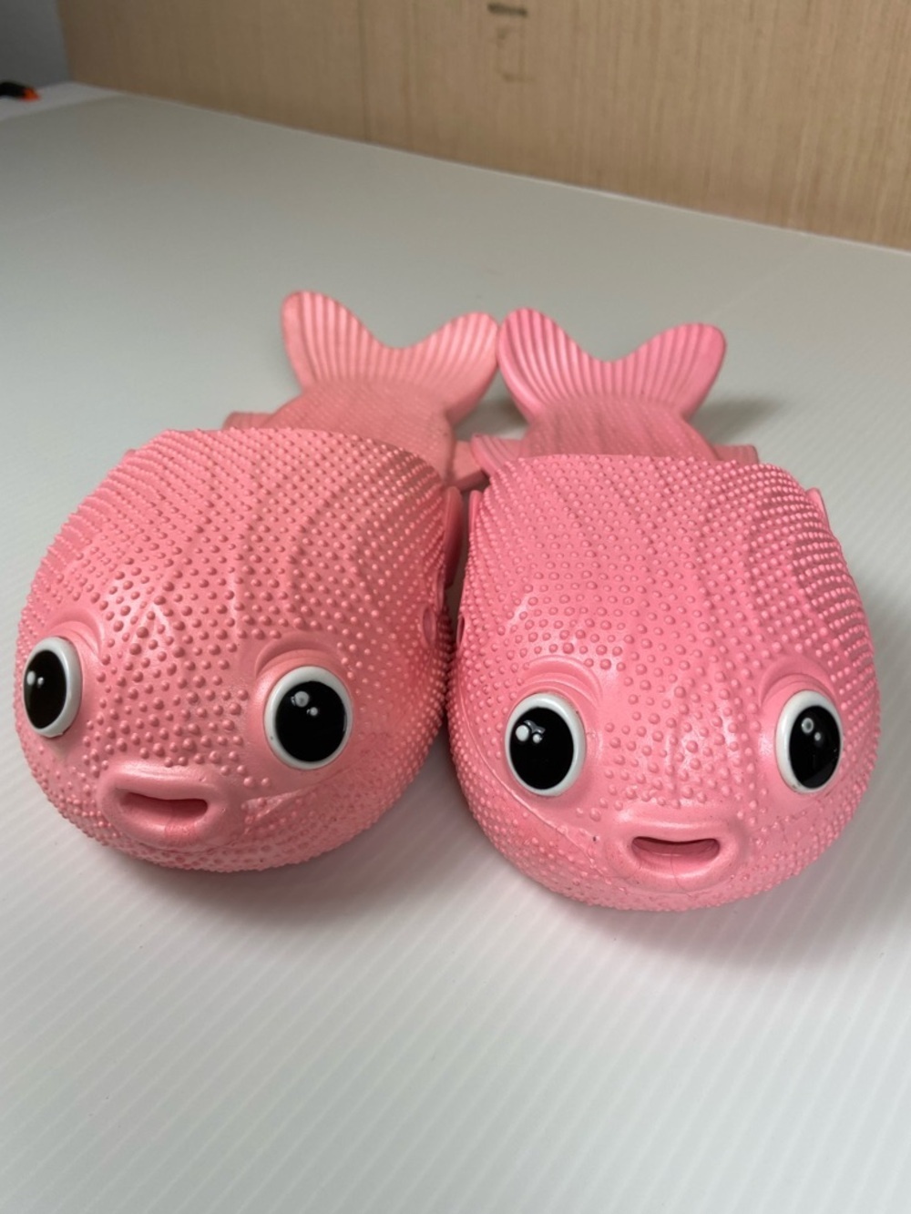 Pink Fish Slides Sandals Women 7-8 Cartoon Shower Pool Beach Slip On EUC - Picture 3 of 7